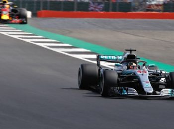 Cá cược đua xe F1: Lewin Hamilton phân vân về chiến thuật của Mercedes