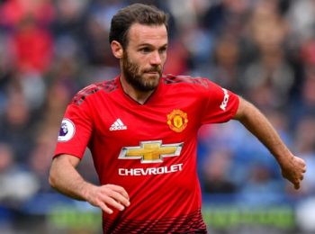 Mata gia hạn với Man United