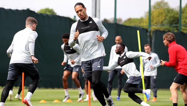 Van Dijk cho rằng Quả bóng vàng không quan trọng bằng thành tích của Liverpool